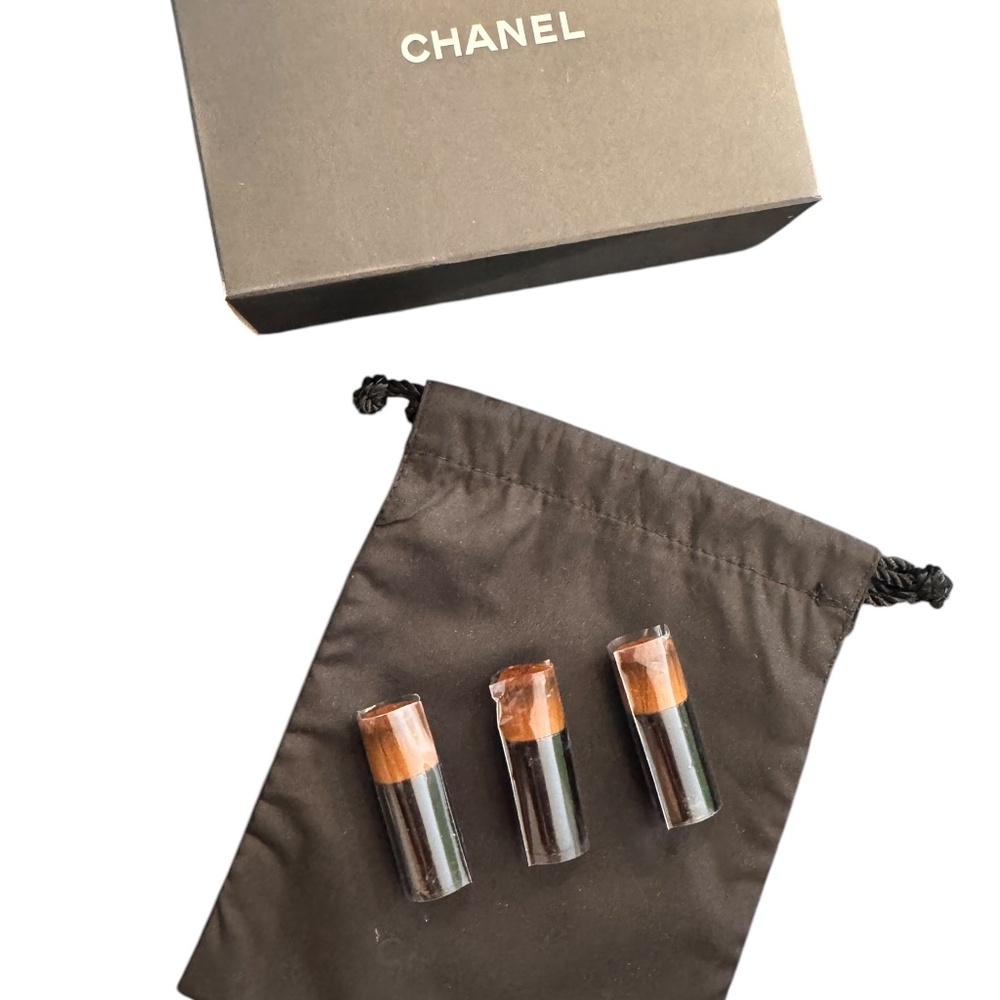 Authentic brand new mini Chanel foundation brush
